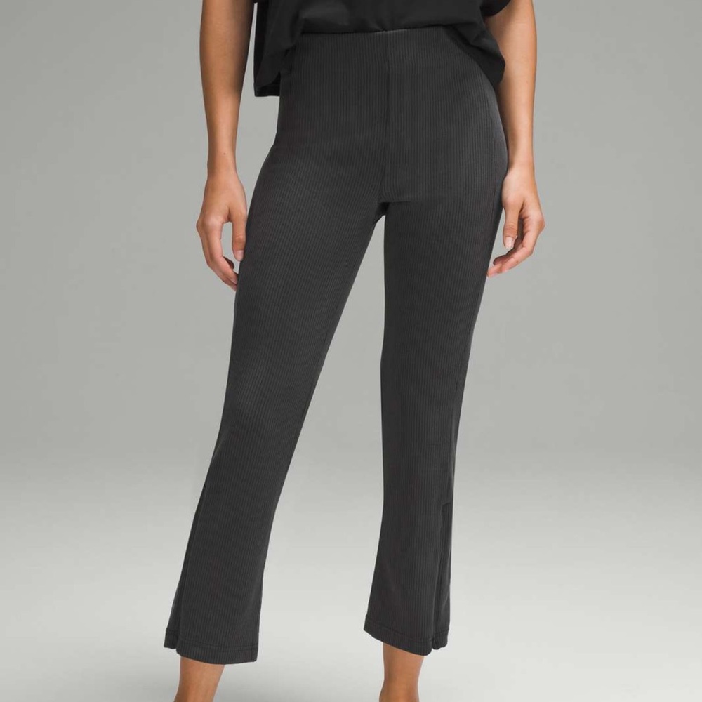 Lululemon Ribbed Softstreme Zip- Leg High Rise Cropped Pant 25”